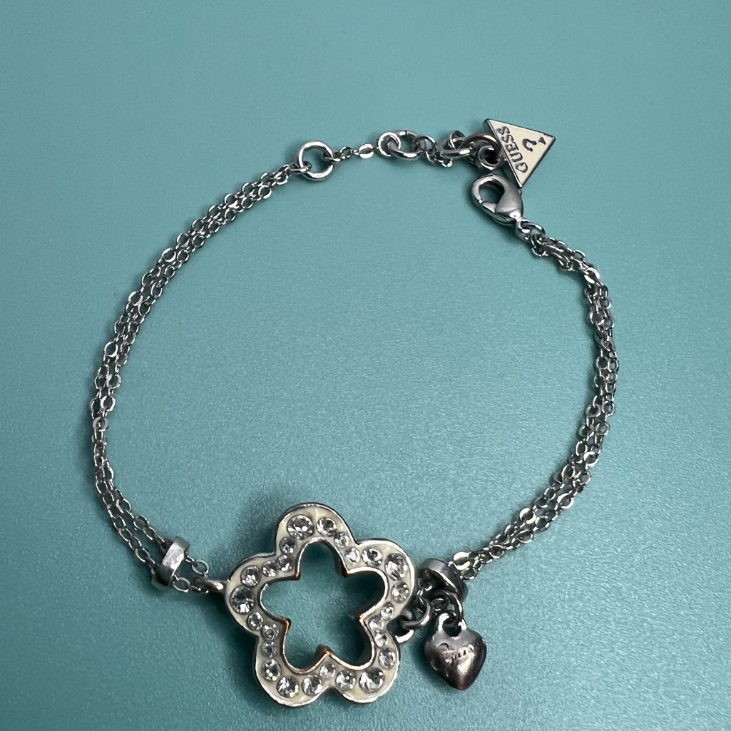 Guess Jewelry Ladies Silver Stainless Steel Star Bracelet Crystals 25$